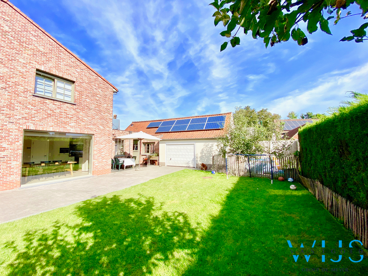 Prachtig afgewerkt landelijk woonhuis in hartje Ertvelde ! 