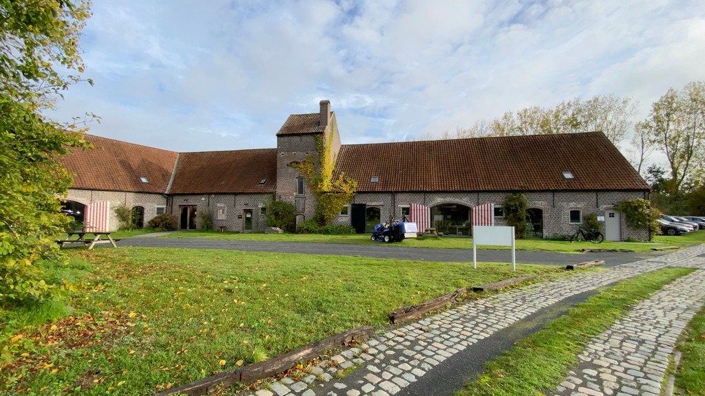 Rustig gelegen kantoren te huur in gerenoveerde hoeve in Heusden