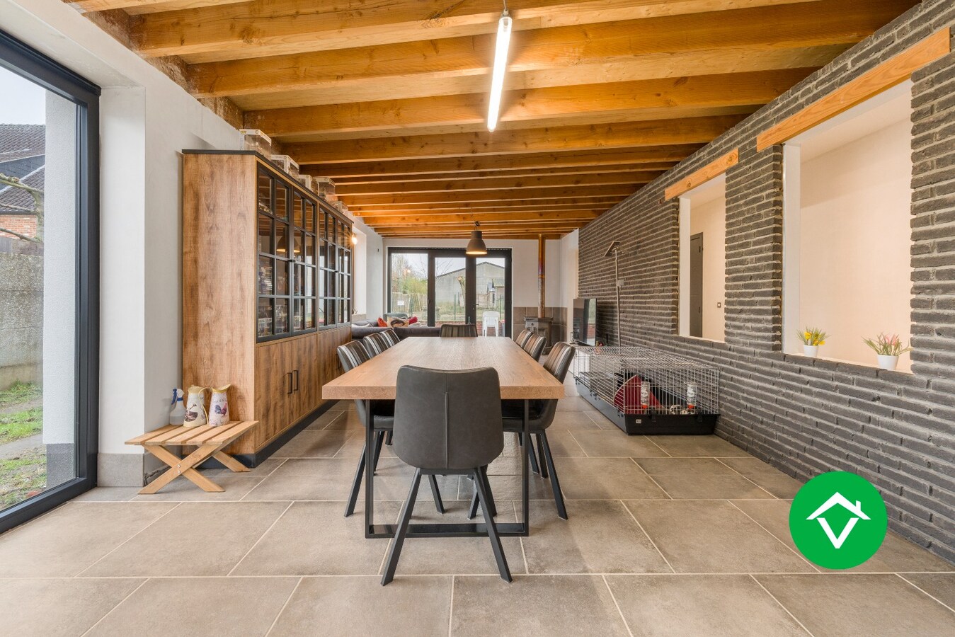 Energiezuinige, instapklare gezinswoning op 716 m² met zonnige tuin en vlotte verbindingen 