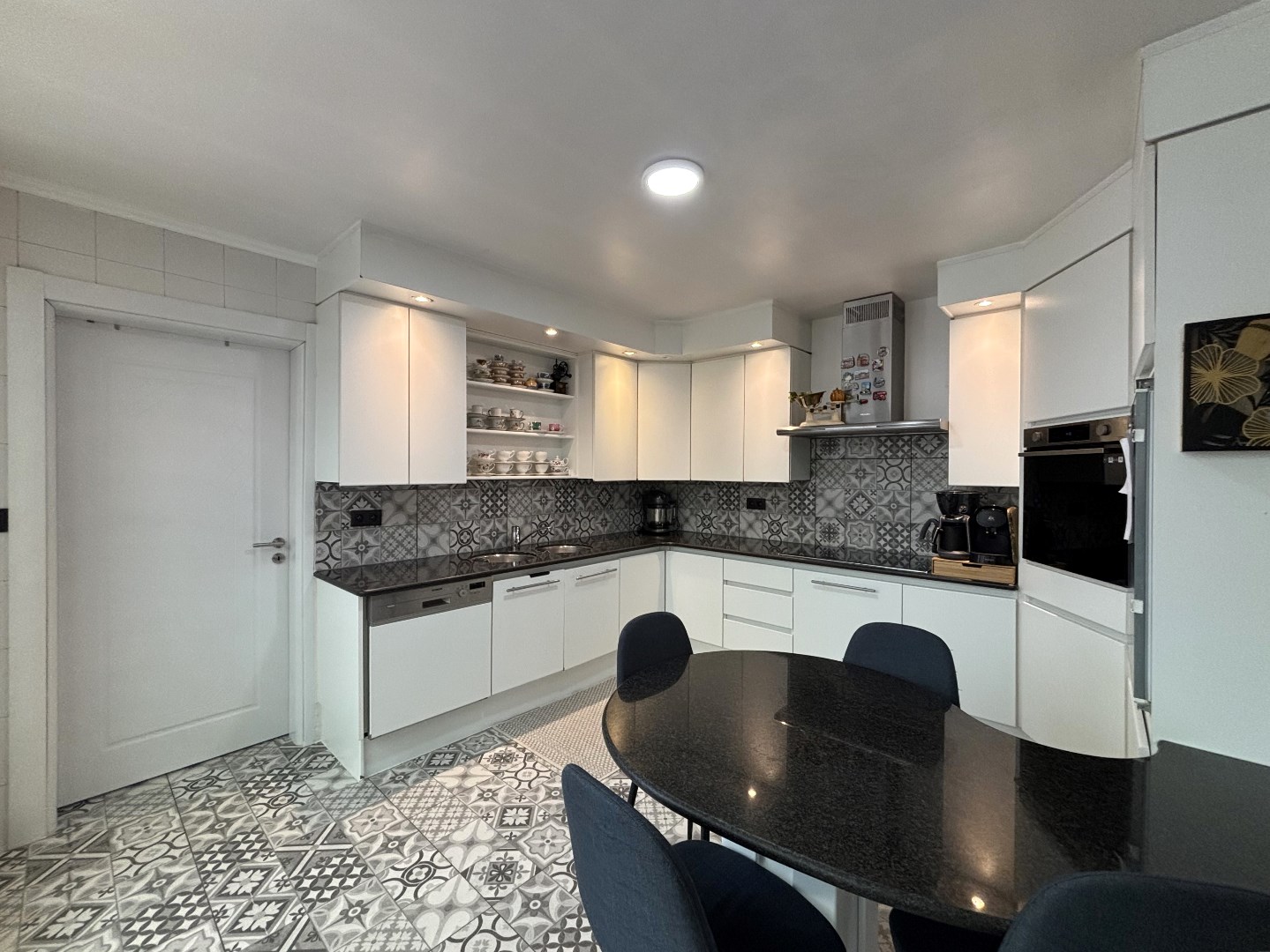 Instapklare en ruime gezinswoning met 4 slaapkamers in hartje Heppen 