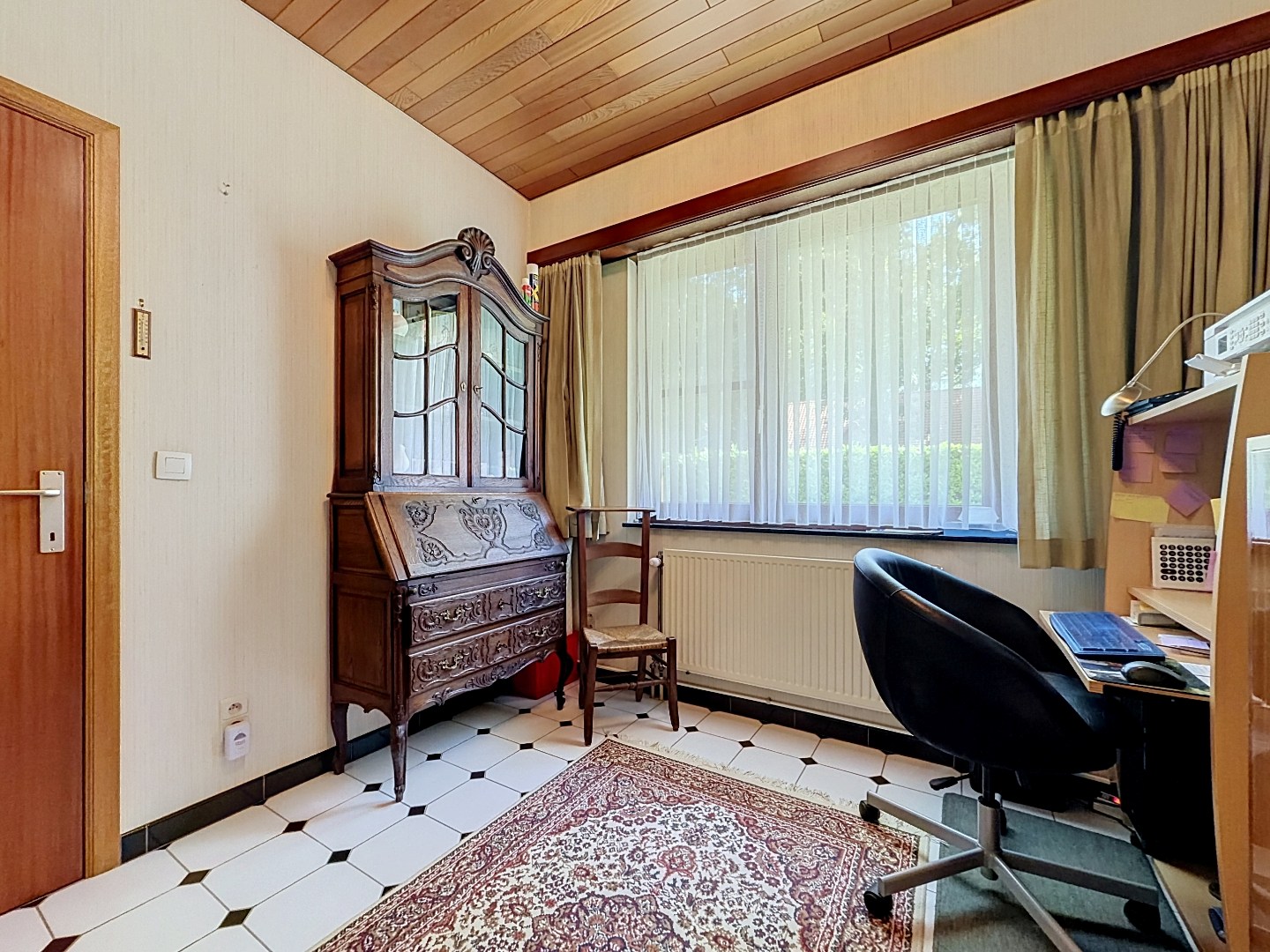 Charmante vrijstaande villa met 3 slaapkamers, ruime zolder en zonnig perceel van 1.500 m² 