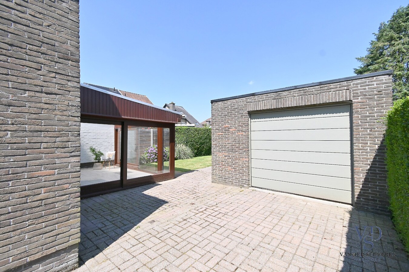 Ruime Half Open Bebouwing in rustige buurt 