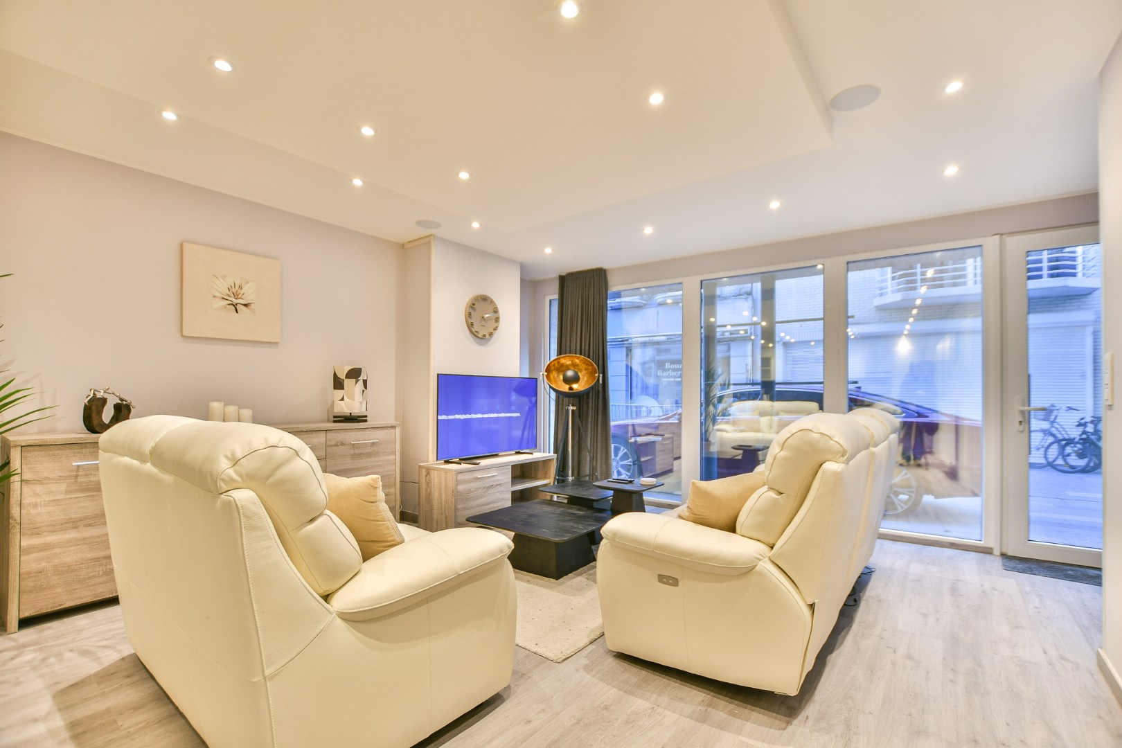 Gerenoveerd appartement met 2 slaapkamers te koop op toplocatie te Blankenberge! 