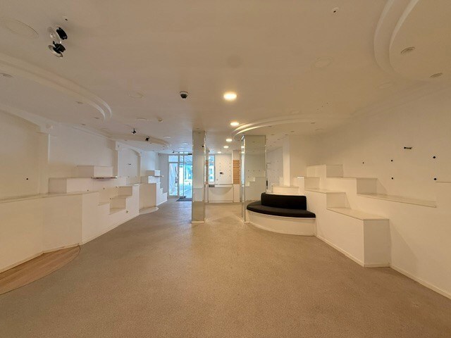 Handelspand te huur op toplocatie in het centrum van Maaseik. 