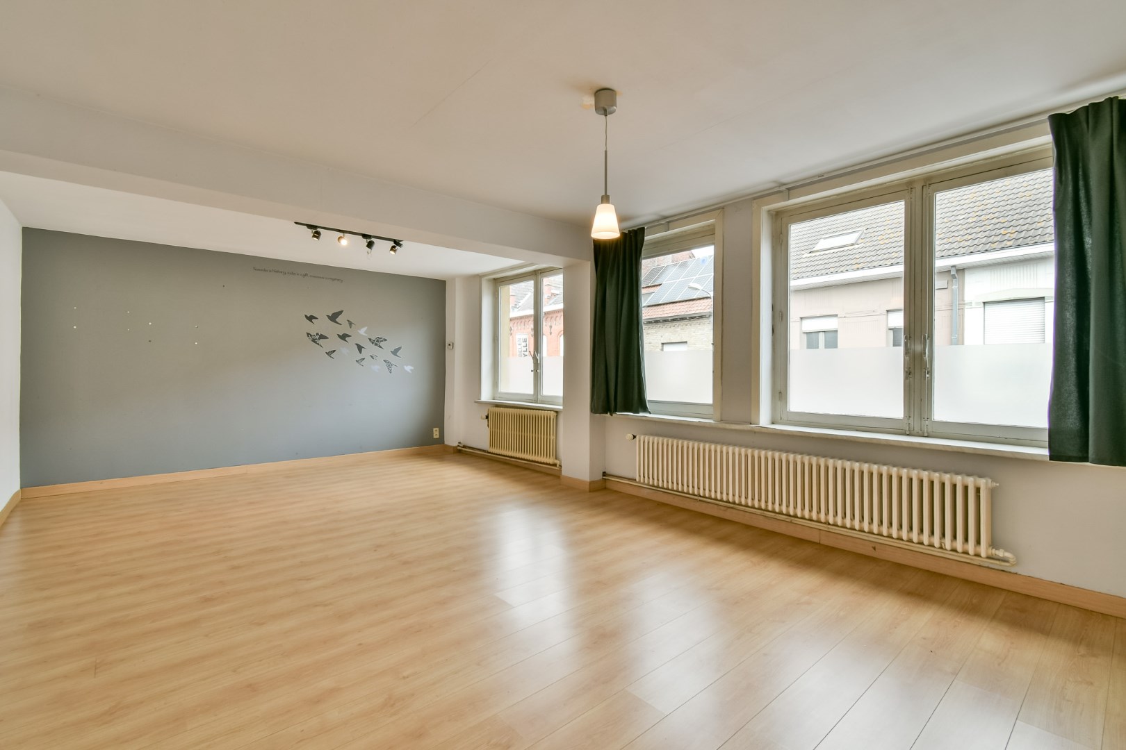 Ruime woning met handelsgedeelte op gunstige ligging in centrum! 