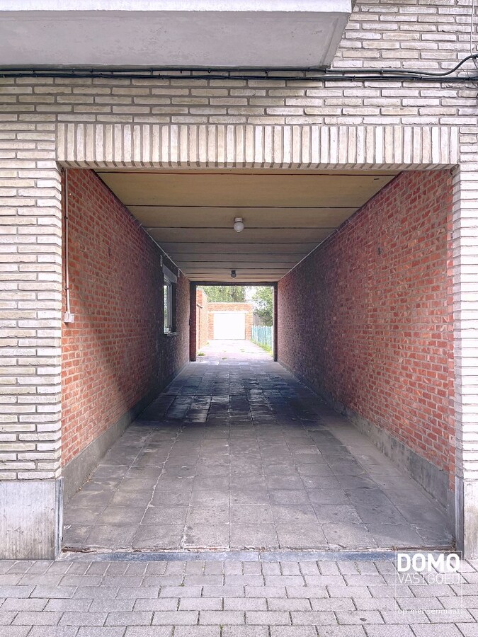 VOLLEDIG GERENOVEERD APPARTEMENT MET TERRAS EN GARAGE TE HASSELT 