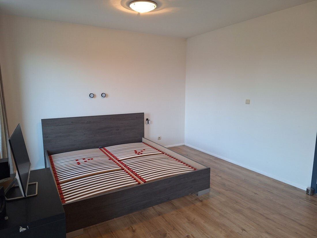 Instapklaar appartement met terras en autostandplaats in hartje Beringen 