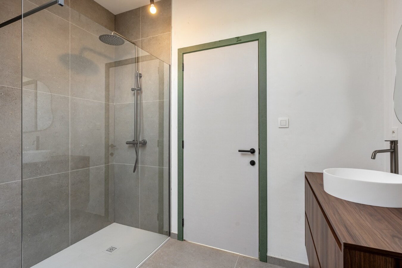 Exclusieve woning in volledig heropgebouwde hoeve op een perceel van 4a33ca! 
