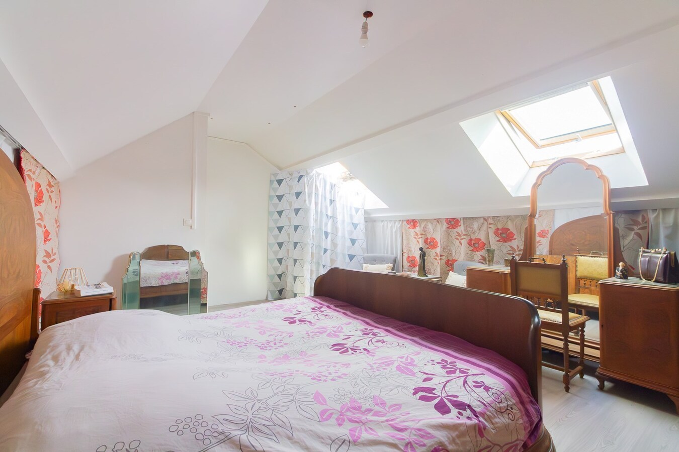 Maison rénovée avec 3 chambres et cour 