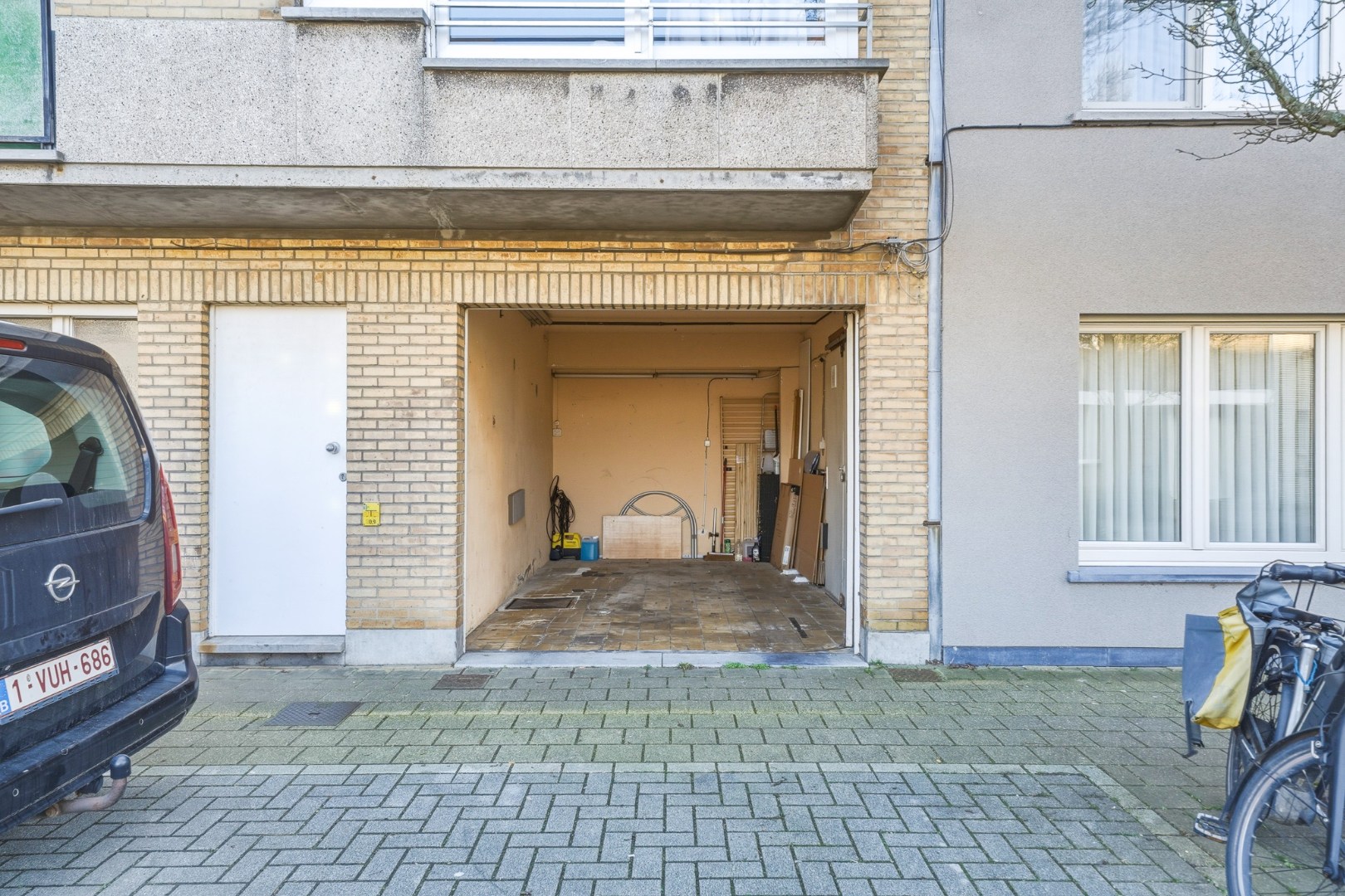 Opbrengsteigendom met 4 (vergunde) appartementen en garage te Bredene - Rendement 6,12% 