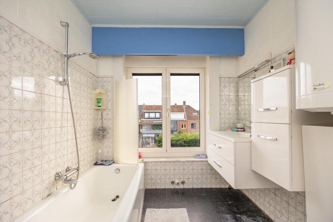 Ruime HOB met garage op een rustige locatie te Schelle! 