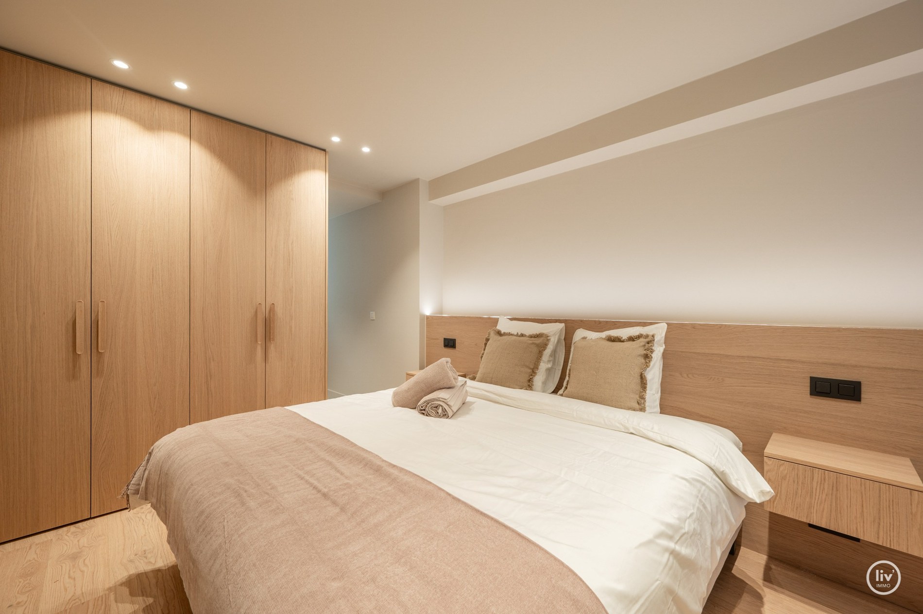 Projet de rénovation luxueux comprenant 3 chambres, situé sur l'avenue Dumortier (largeur de façade de 7 mètres). 