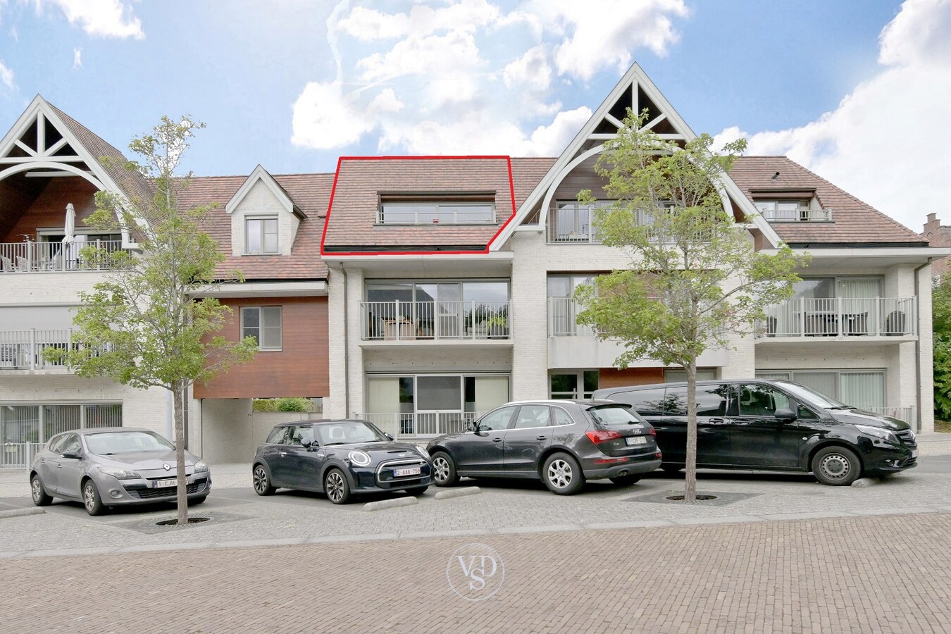 Klassevol appartement met terras (incl.  garagebox). 