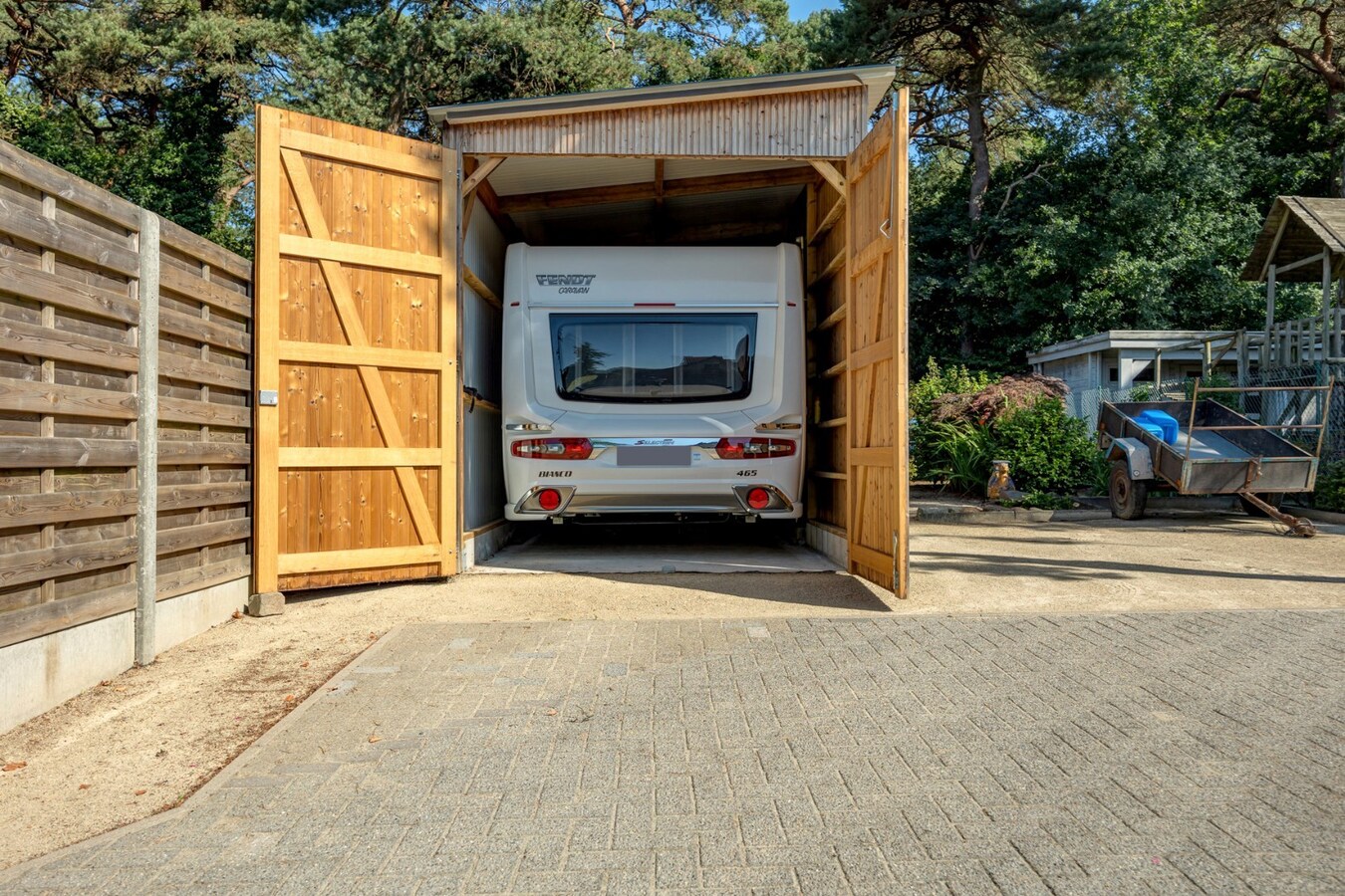 Karaktervolle gezinswoning met 6 slaapkamers in hartje Schilde 