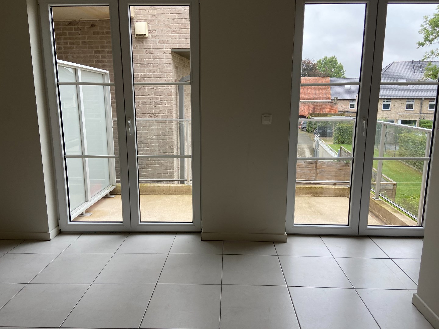 Recent energiezuinig appartement op de 1ste verdieping met 2 slaapkamers, terras en autostaanplaats 