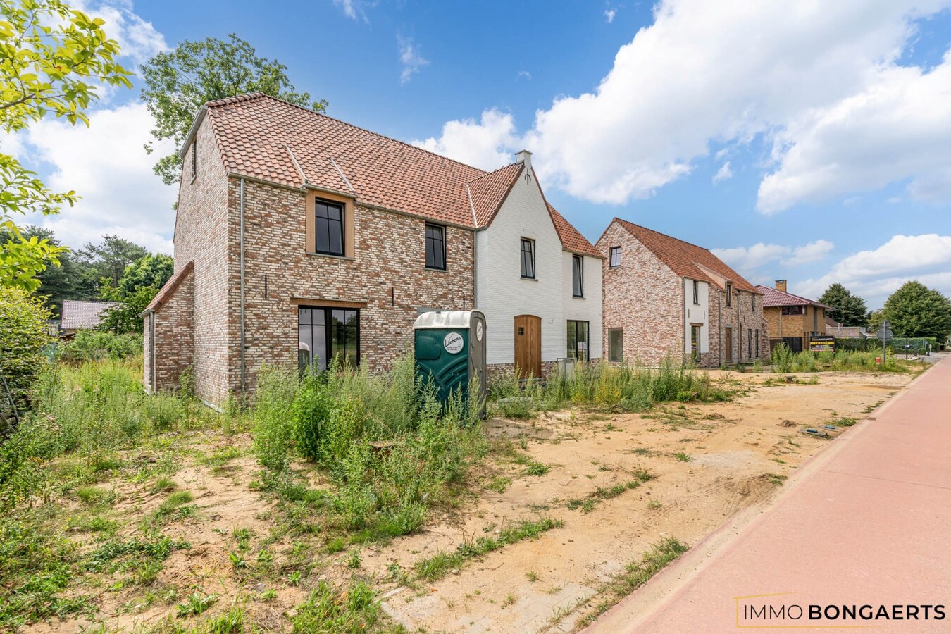 Nieuwbouwwoning met vier slaapkamers in Opglabbeek (NOG 1 BESCHIKBAAR) 