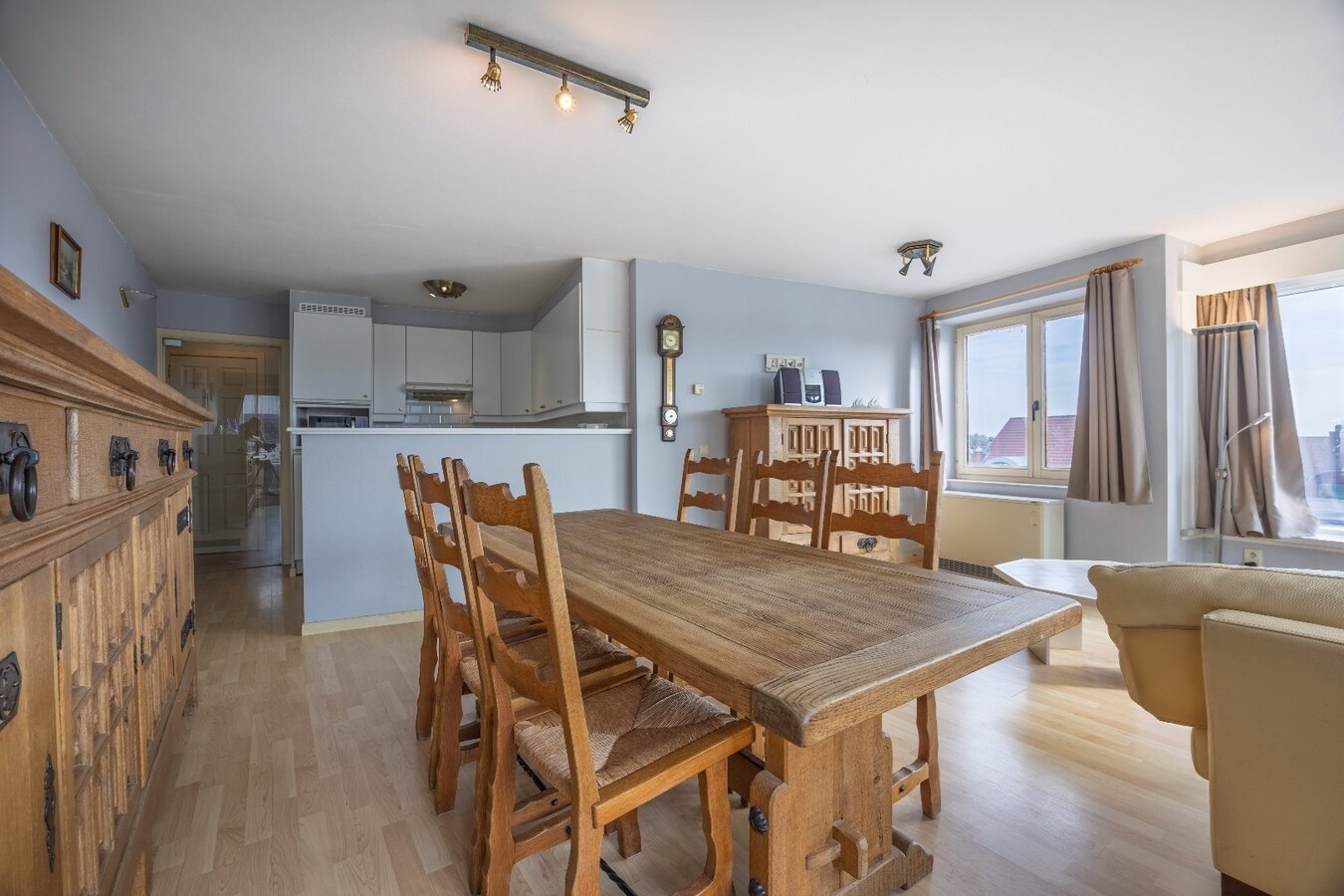 Uitzonderlijk hoekappartement met zijdelings zeezicht 