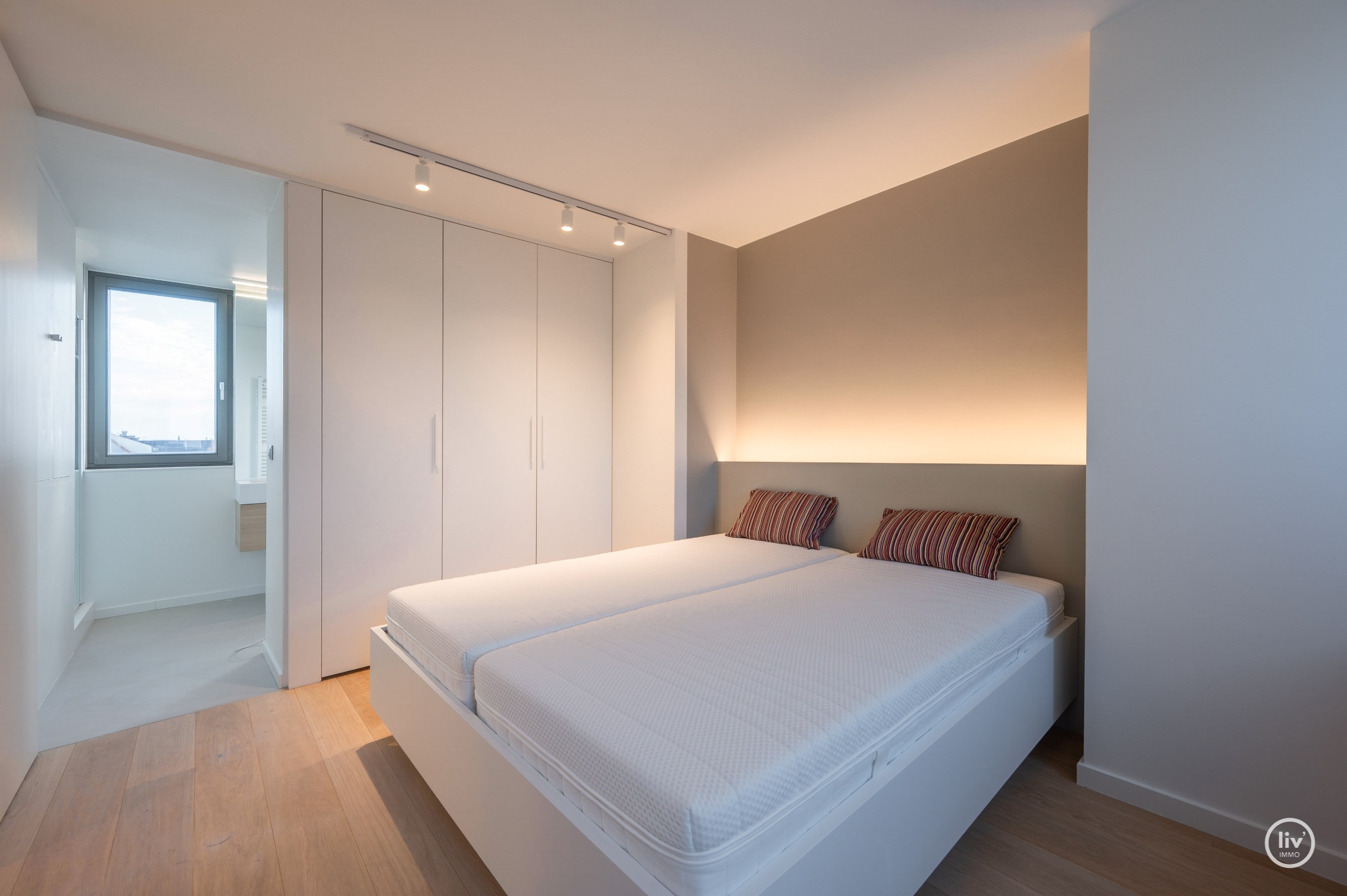Stijlvolle en instapklare duplex met 2 ruime slaapkamers nabij het Rubensplein 
