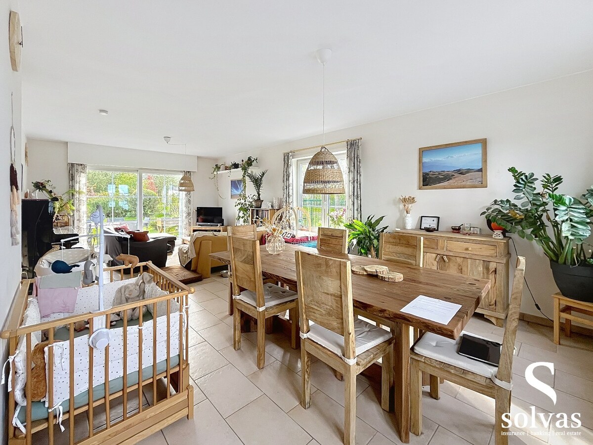 Landelijk gelegen halfopen bebouwing met drie slaapkamers 