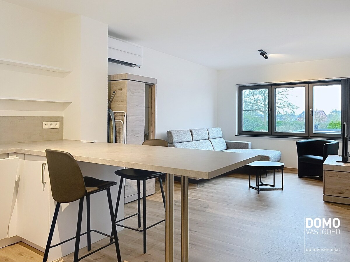 LUXUEUS EN BEMEUBELD 1 SLAAPKAMER APPARTEMENT TE TUILT (KURINGEN) 