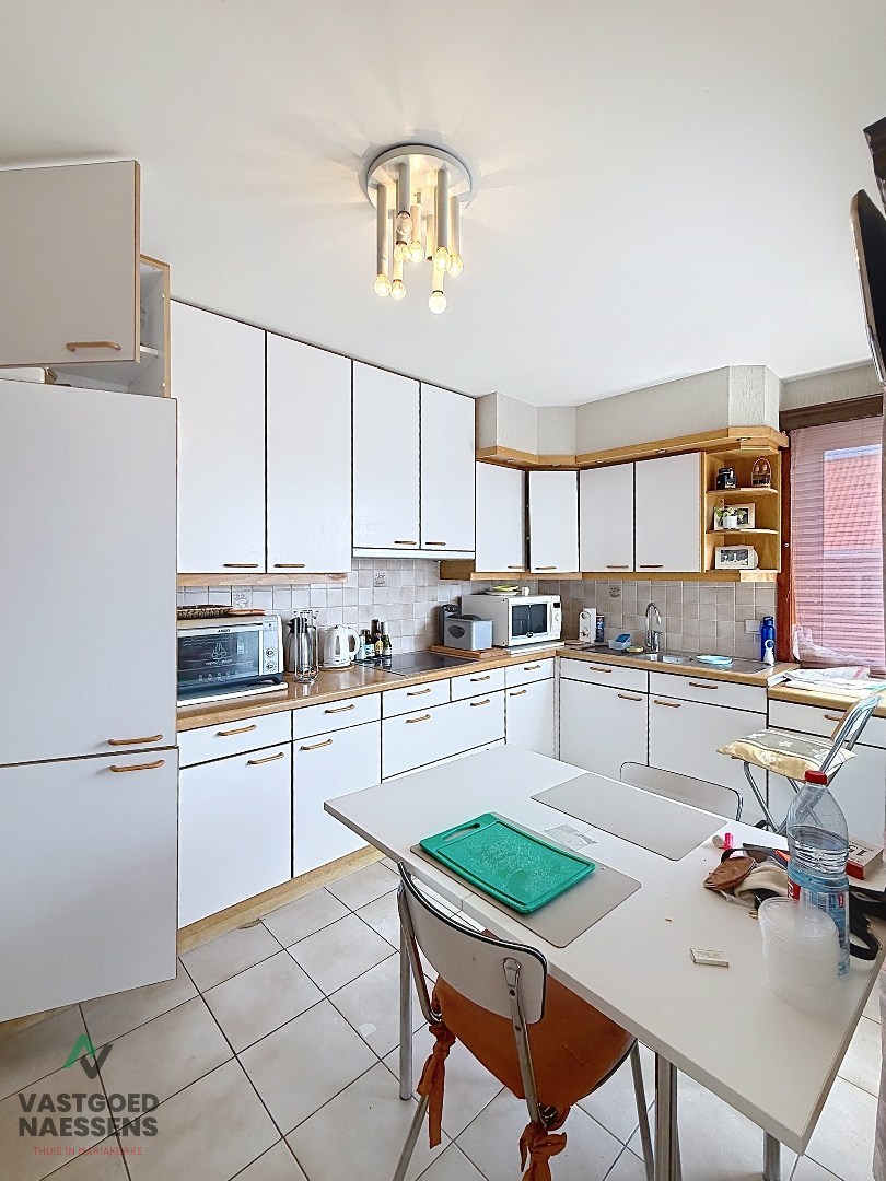 APPARTEMENT À RÉNOVER DE 3 CHAMBRES - TERRASSE ENSOLEILLÉE - QUARTIER RÉSIDENTIEL CALME 