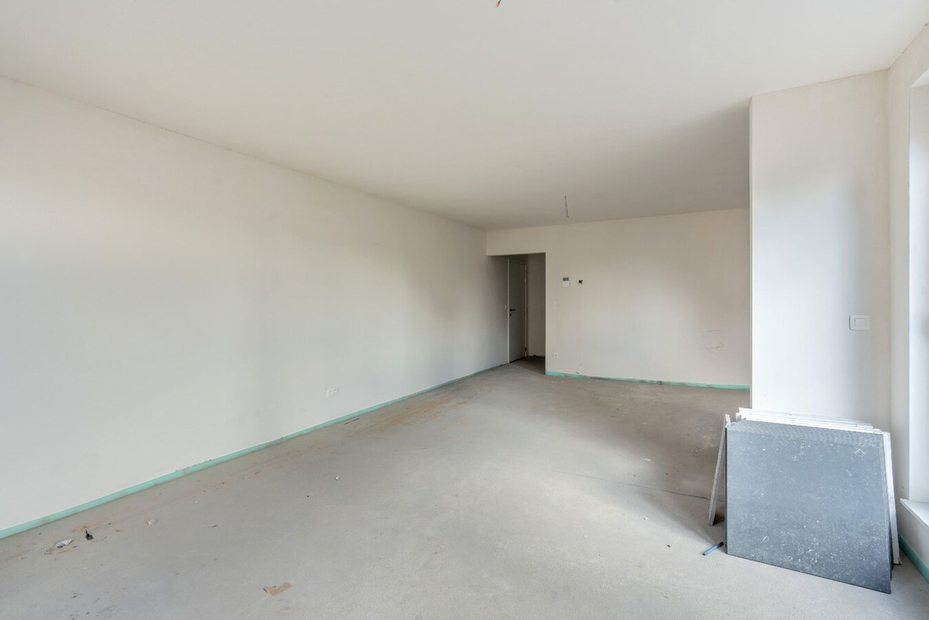 Appartement met twee slaapkamers, ruim terras en garage. 