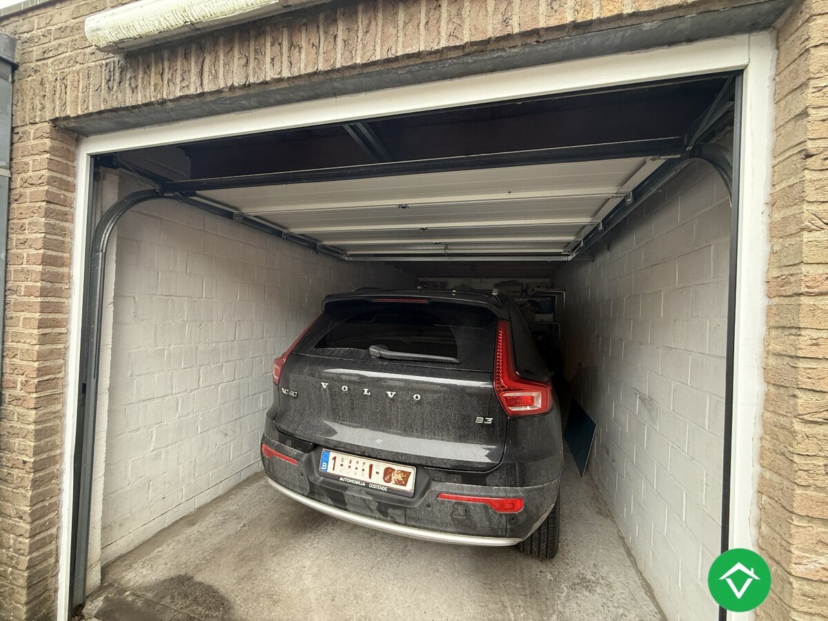 Ruim 2-slaapkamersappartement met garage in centrum Roeselare 