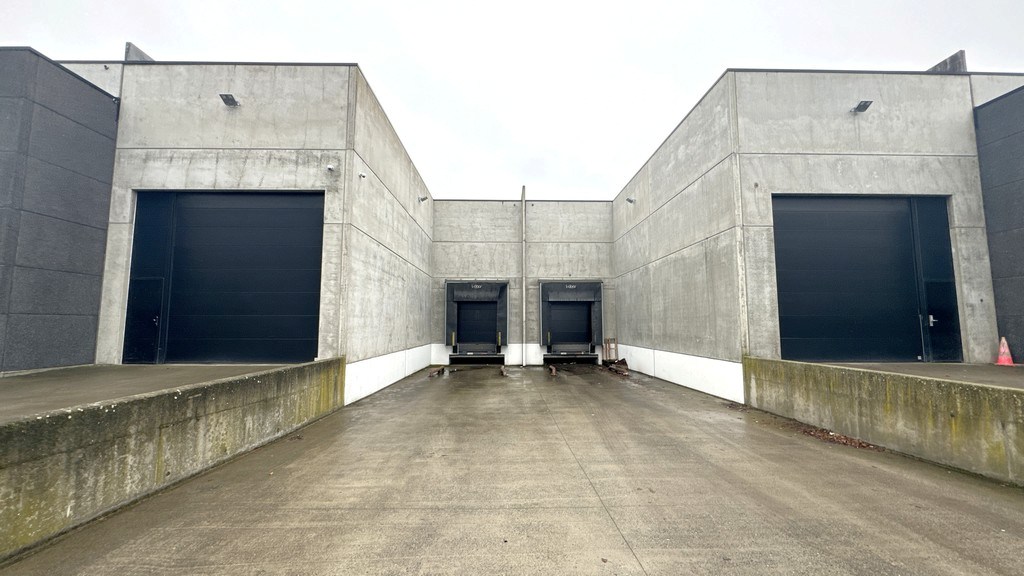 Bedrijfsunits met magazijn en kantoor te huur in Mechelen-Noord