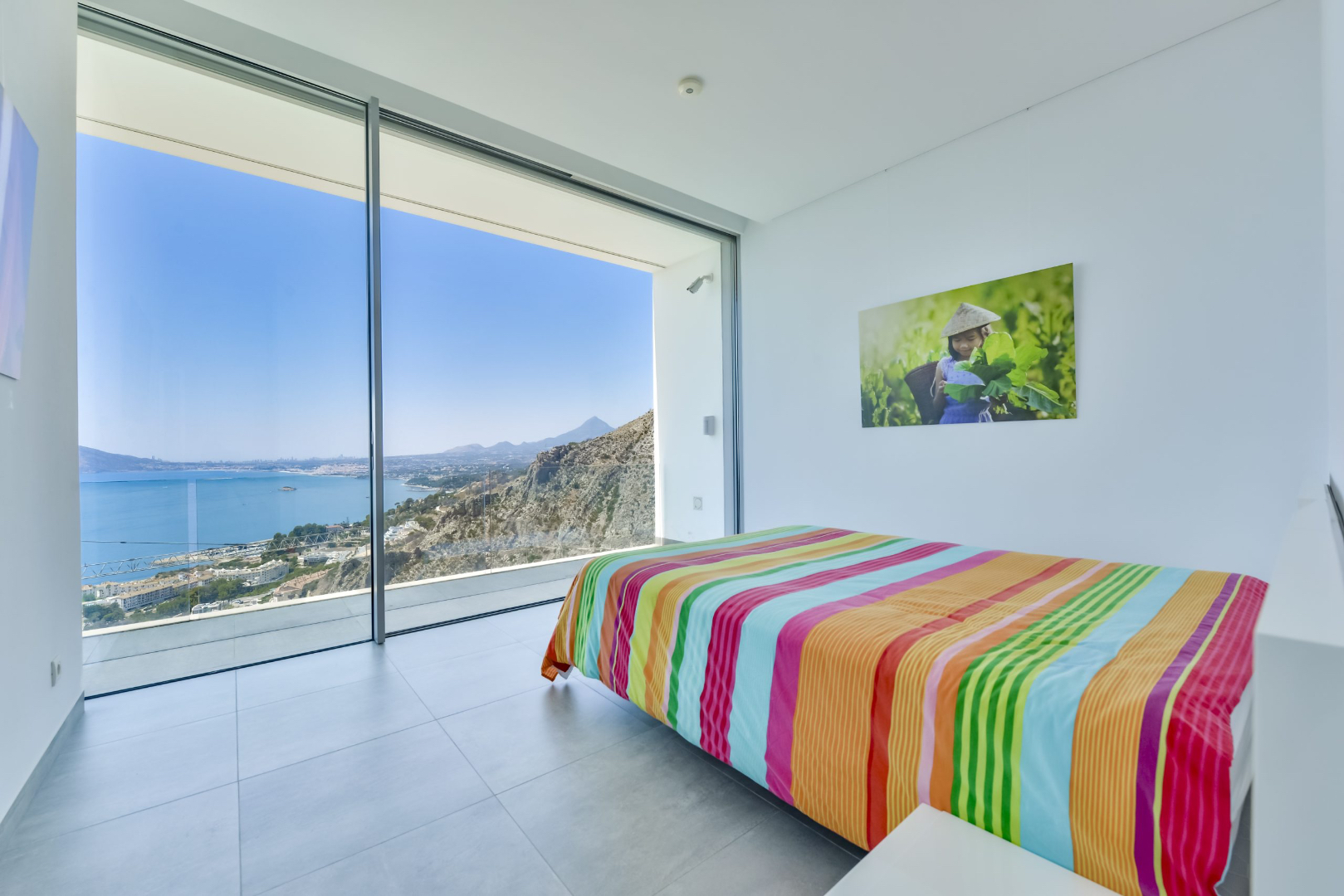 Luxe architectenvilla in Mascarat – Altea met panoramisch zeezicht en extra bouwgrond 