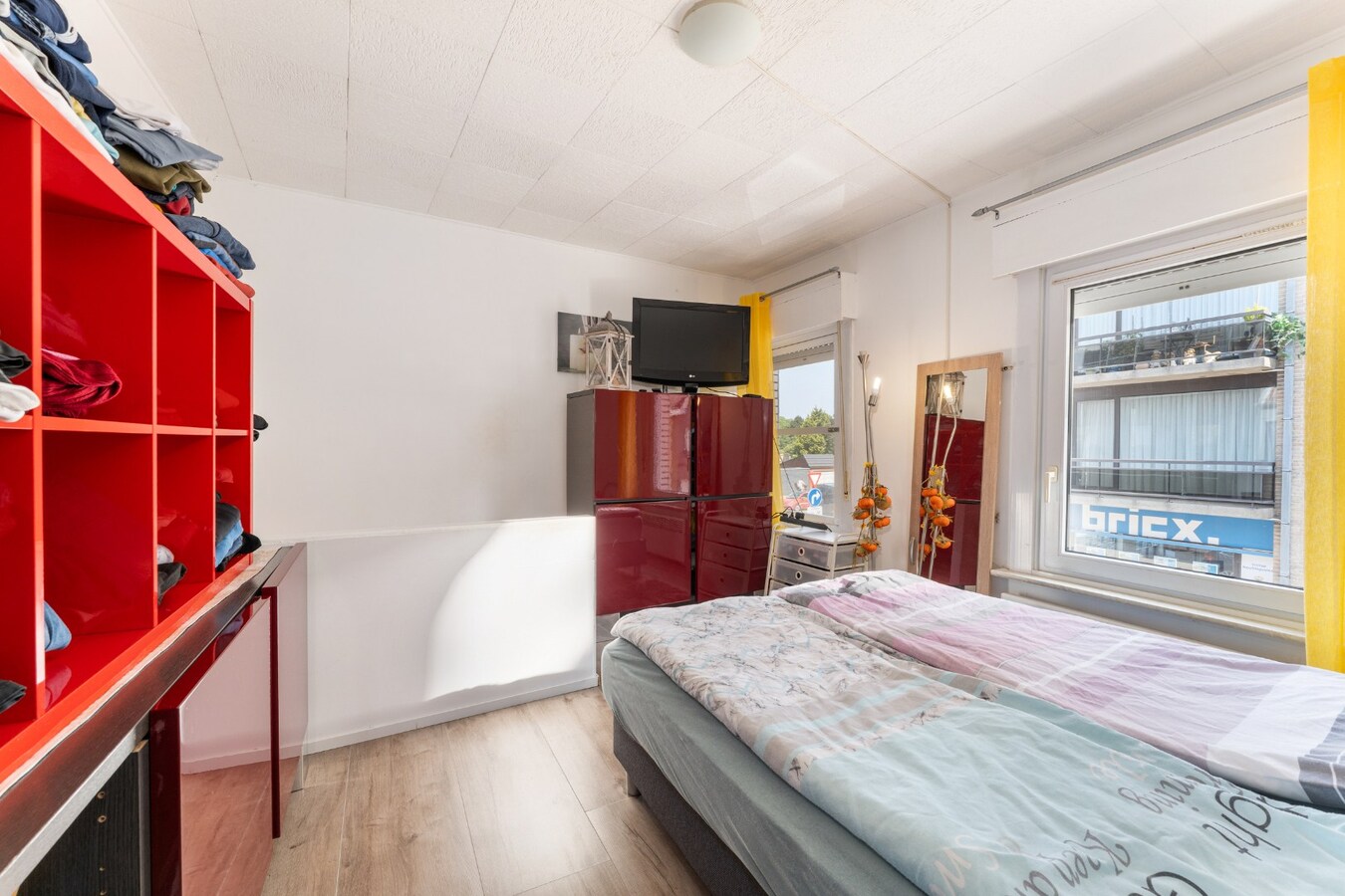 Centrale rijwoning met drie slaapkamers en terras in hartje Roeselare 