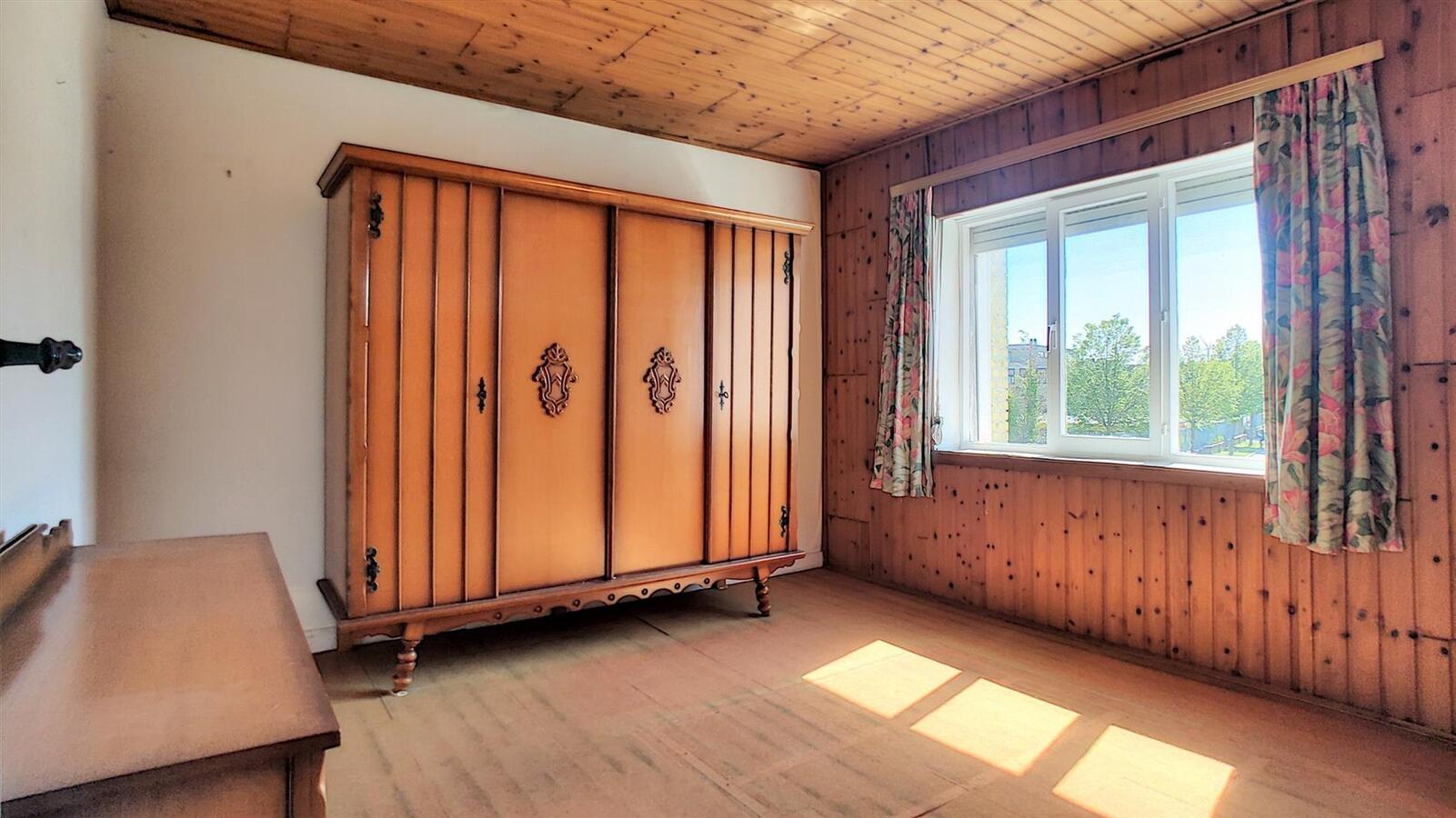 Te renoveren woning met dubbele garage en oprit- Zeebrugge 