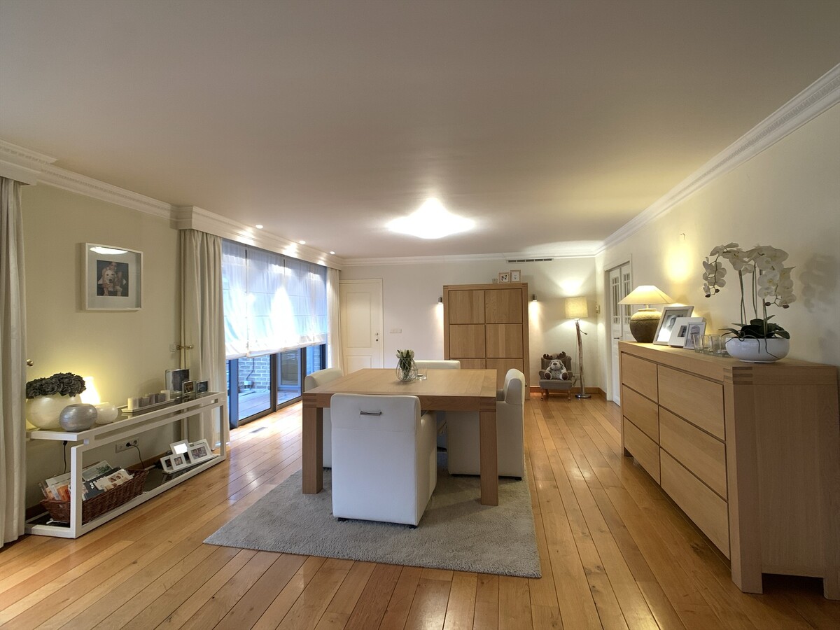 Prachtig appartement met groot terras 