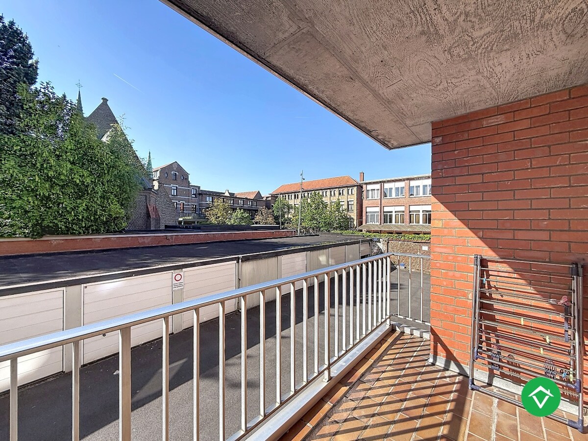 Appartement met 2 slaapkamers en garage te Roeselare 