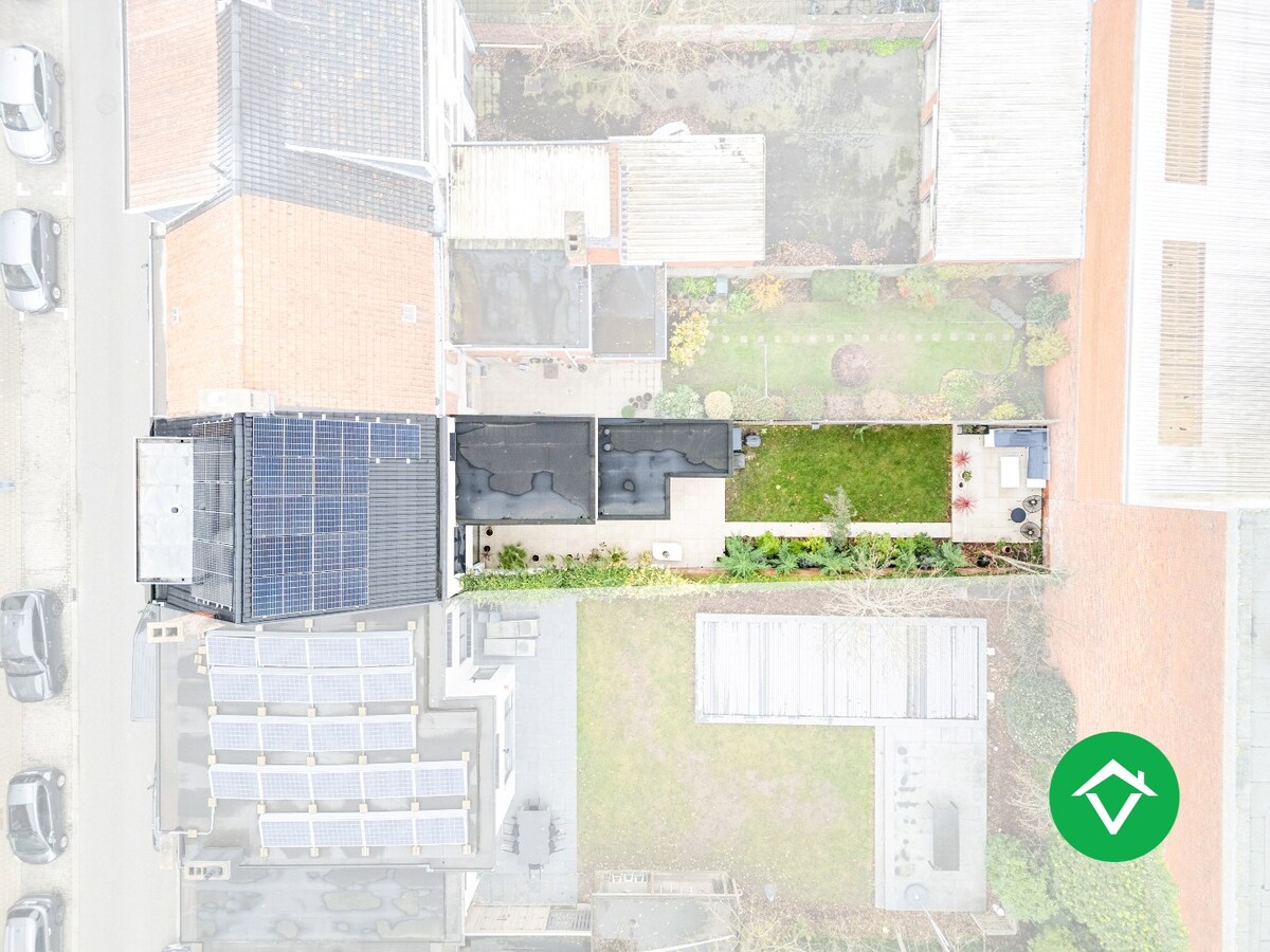 Hoog gerenoveerde woning met tuin en 4 slaapkamers te Roeselare 