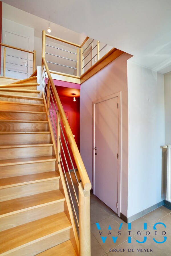 Stijlvolle alleenstaande woning met kapsalon te Kluizen 