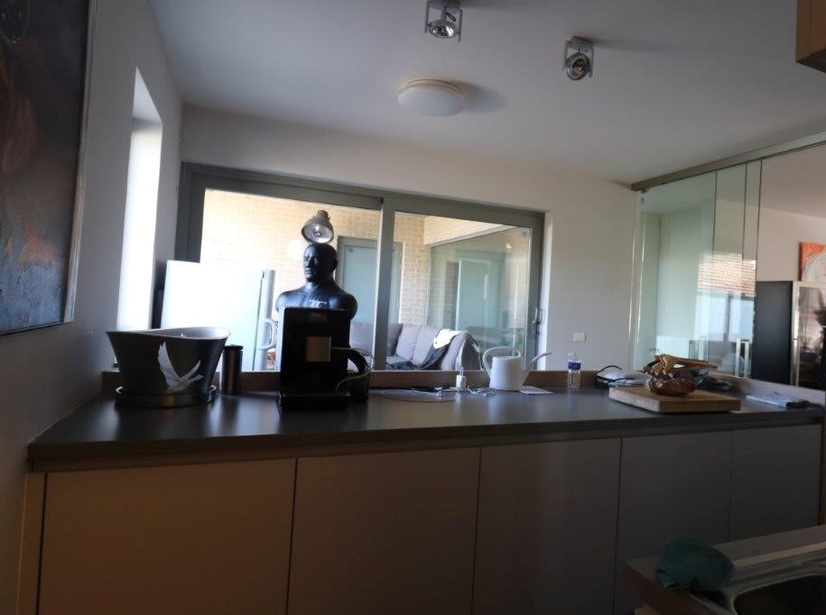 Prachtig appartement op de eerste verdieping met 3 slaapkamers, midden in het centrum gelegen 