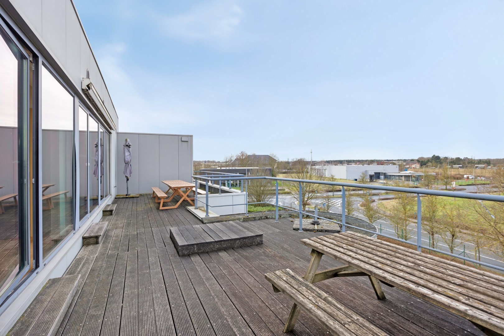 Kantoor te koop in het industriepark te Haasrode/Heverlee met 14 parkings - opp. 626 m² - verkoop van aandelen 