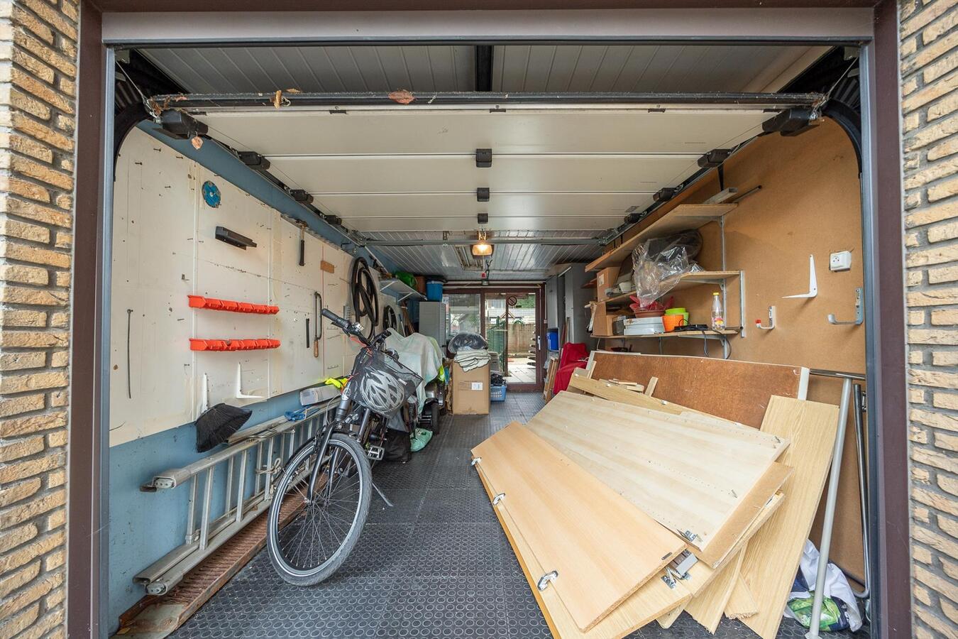 Ruime HOB met garage op een rustige locatie te Schelle! 