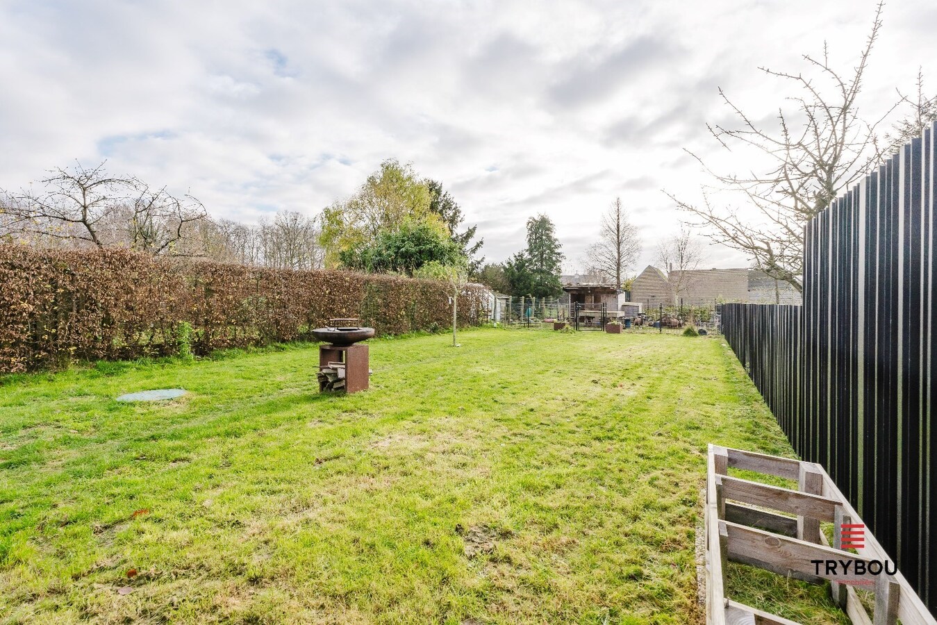 Verrassend ruime, lichtrijke woning op ruim perceel van 722m² te Jabbeke 