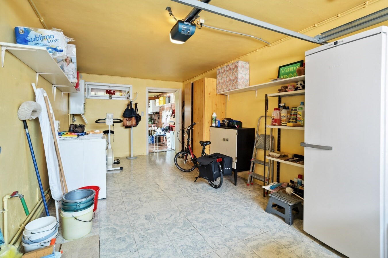 Goed onderhouden gelijkvloerswoning op ruim perceel van 700m² 