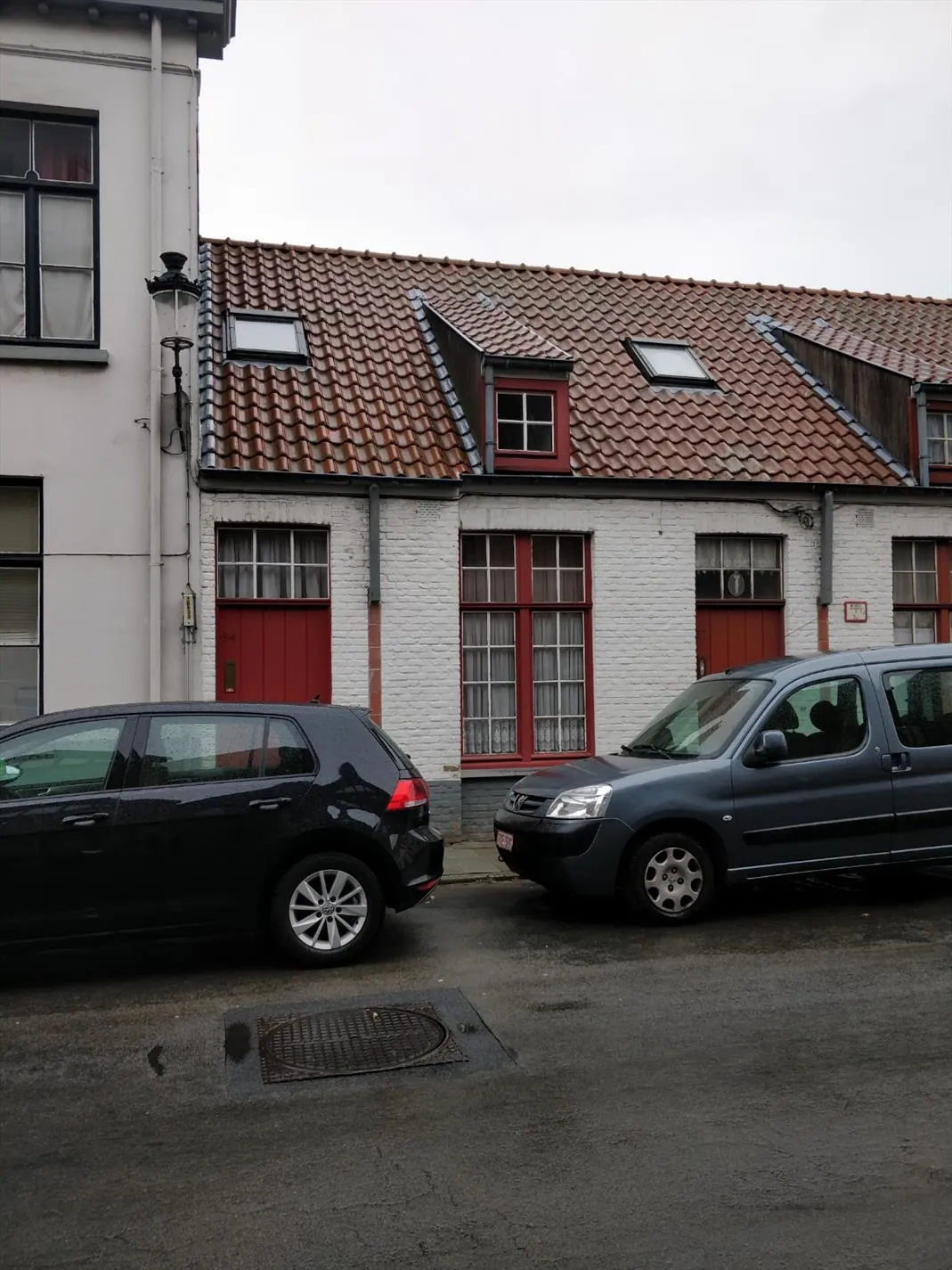 UNIEK Brugs huisje te koop vlak aan de Gouden Driehoek, centrum Brugge! 