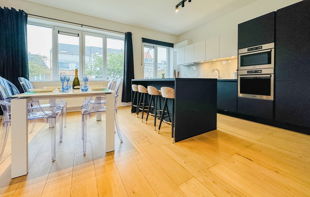 VERNIEUWD VAKANTIE APPARTEMENT TE OOSTENDE 