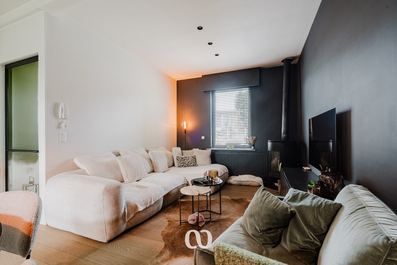 Instapklare woning met tuin en bijgebouw in het centrum van Kruishoutem 
