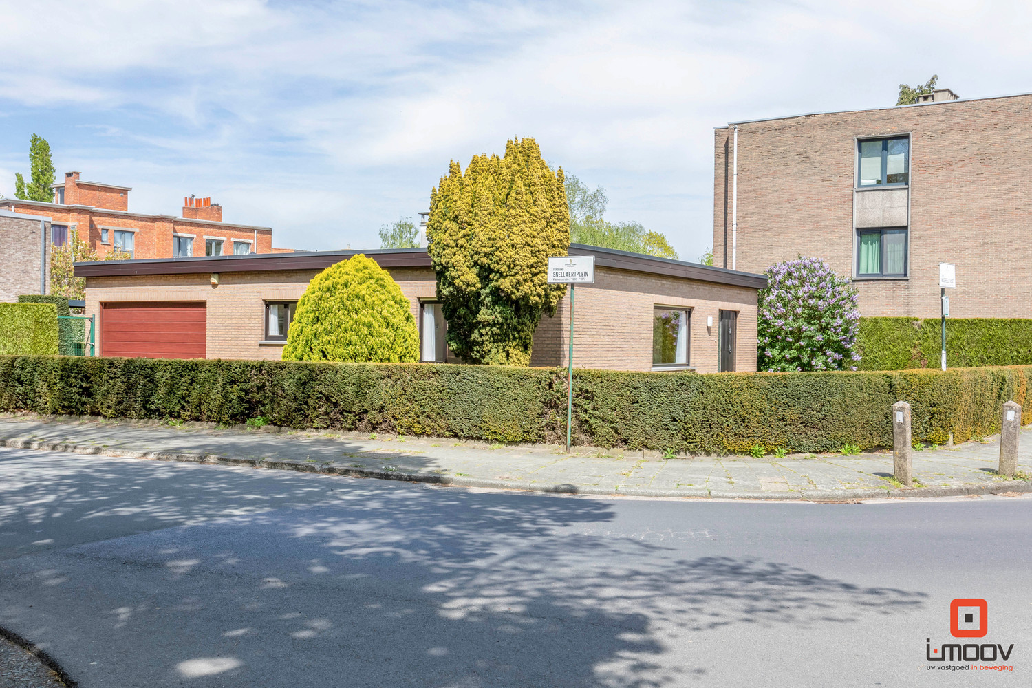 Ruime bungalow met prachtige tuin en garage 