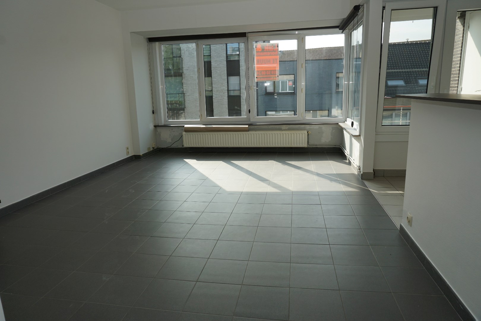 ONGEMEUBELD 2 SLP APP. TE HUUR GELEGEN VOORHAVENLAAN 