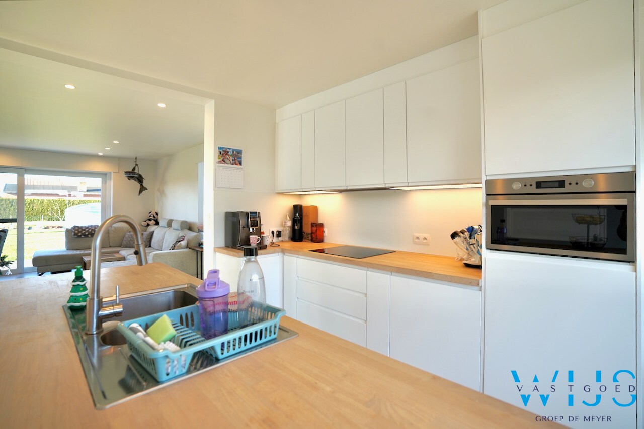 Volledig gerenoveerd woonhuis op 4.734 m² te Maldegem ! 