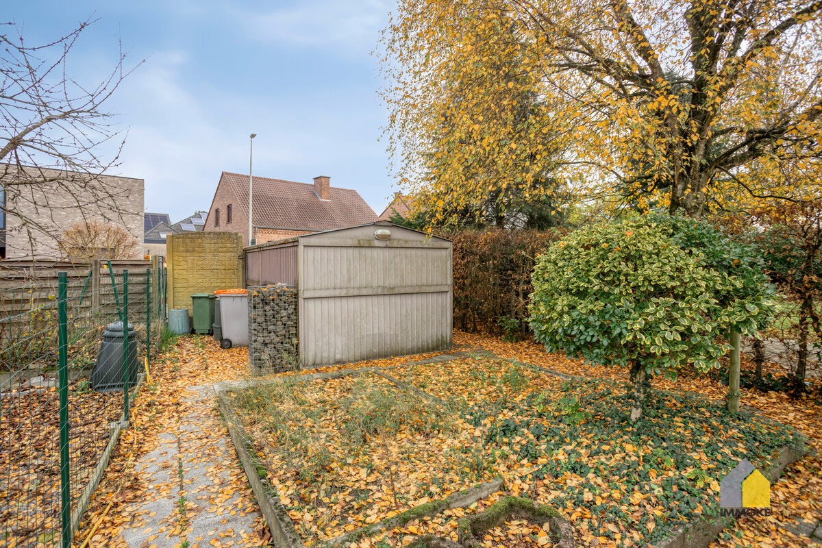 Vrijstaande, statige woning op 7 a 82 ca met 3 slpk en mooie tuin. 