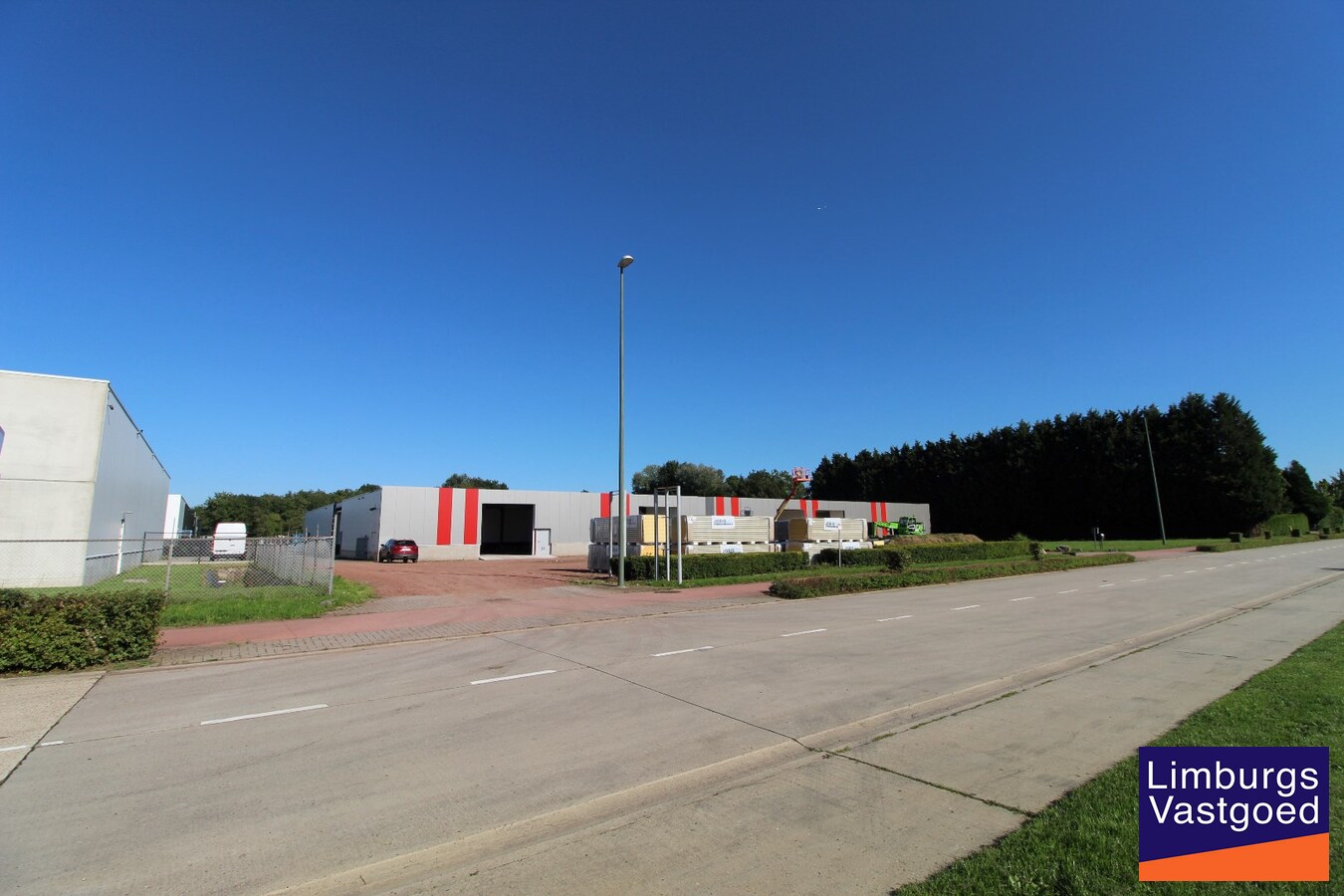 SLAKWEIDESTR. - KMO UNIT 4 - 113 m² - sectionaal poort - nabij E-314 