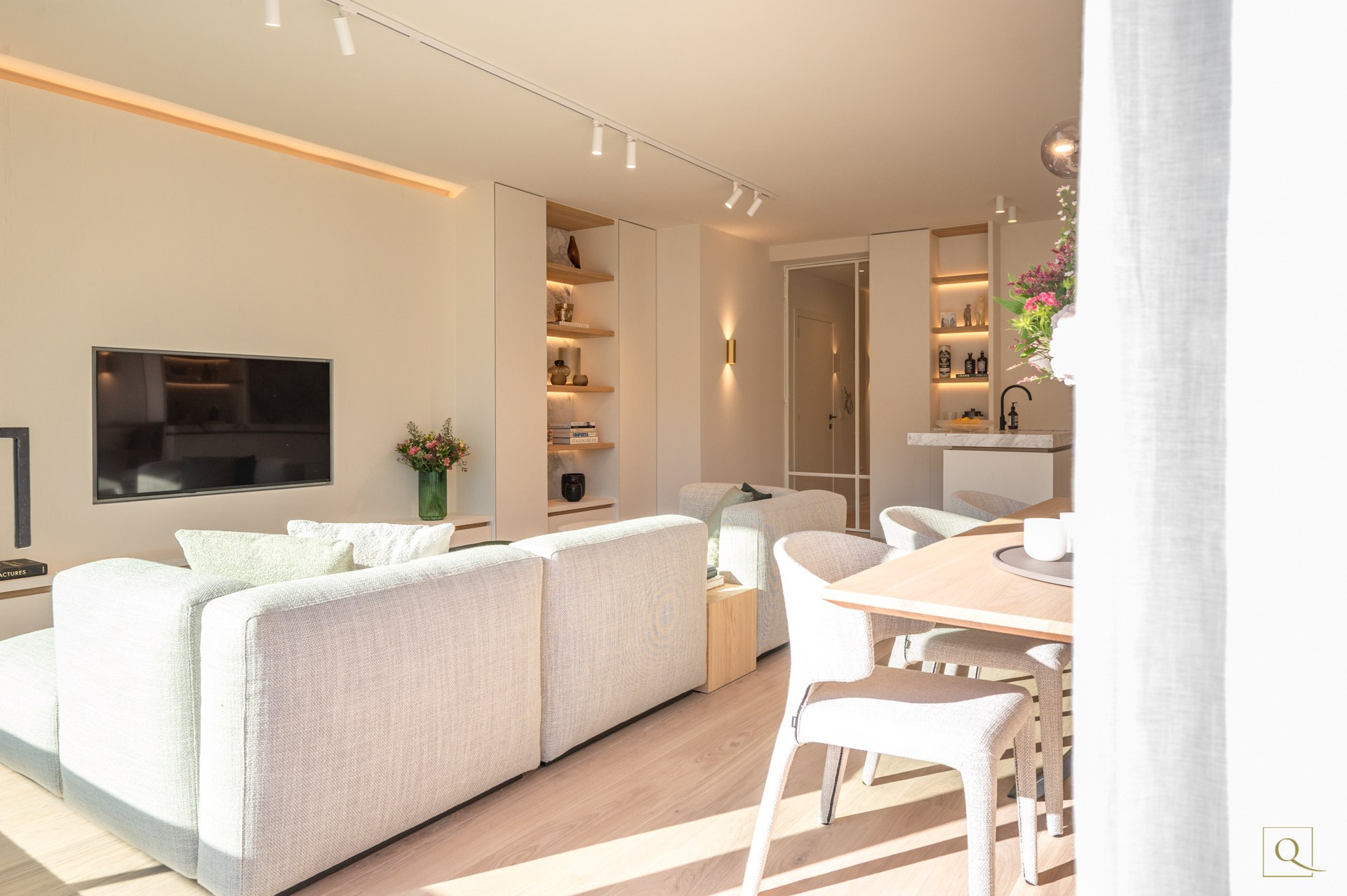 Prachtig gerenoveerd 3-SLPK-appartement nabij de Zeedijk 