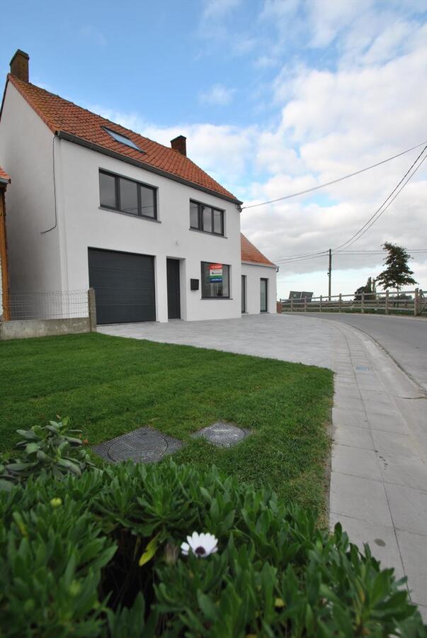 Landelijk gelegen vrijstaande woning met 4 slaapkamers 